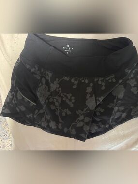 Athleta Black Floral-Accent shorts